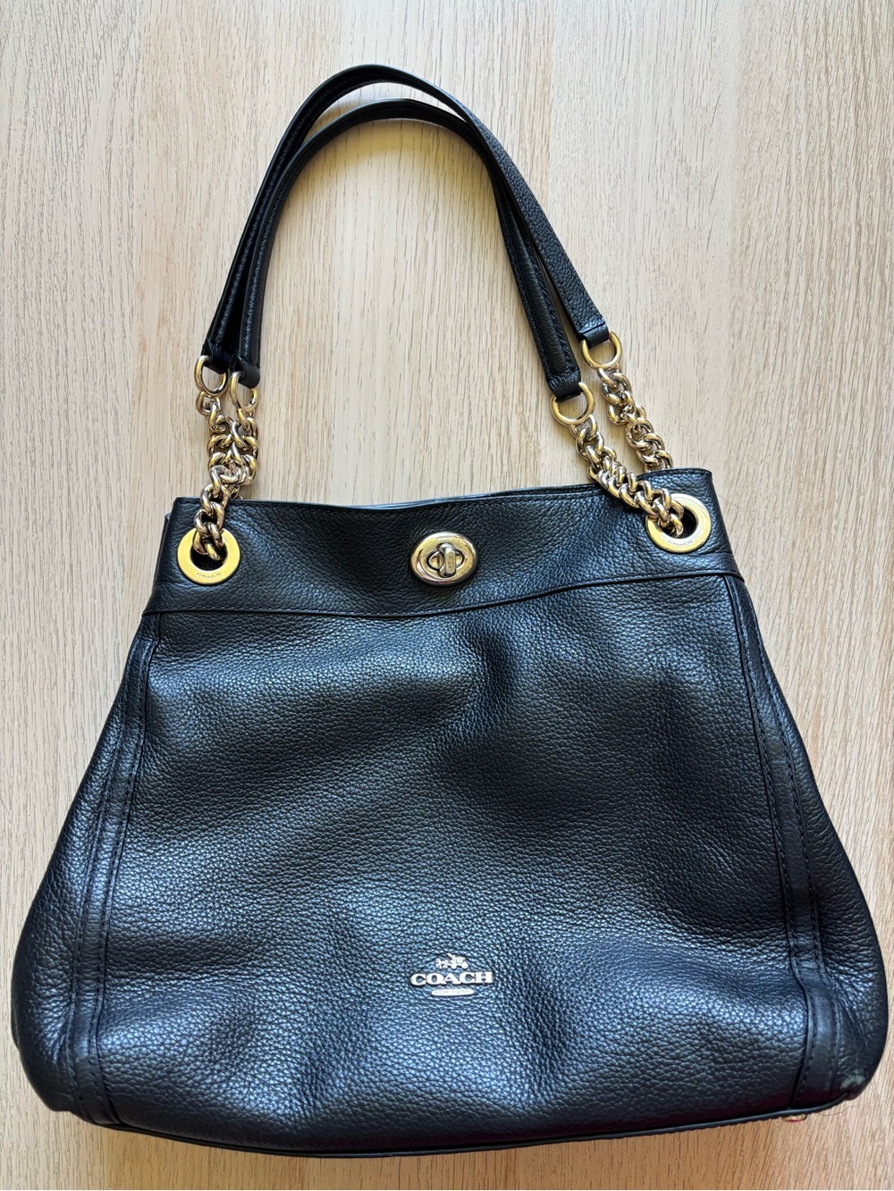 Coach 36855 Turnlock Edie Shoulder Bag Pebble Leather Large Carryall